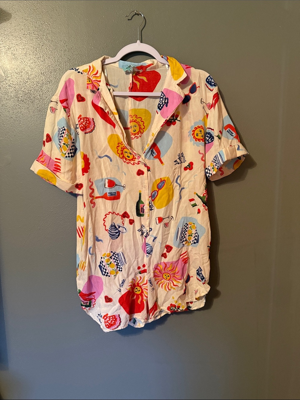 Cream Short-Sleeve Printed Romper with Multicolor Motif